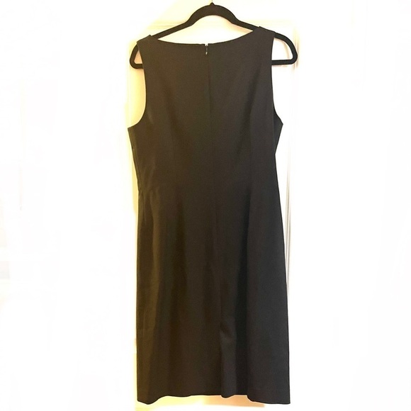 Classic black dress - Picture 1 of 5